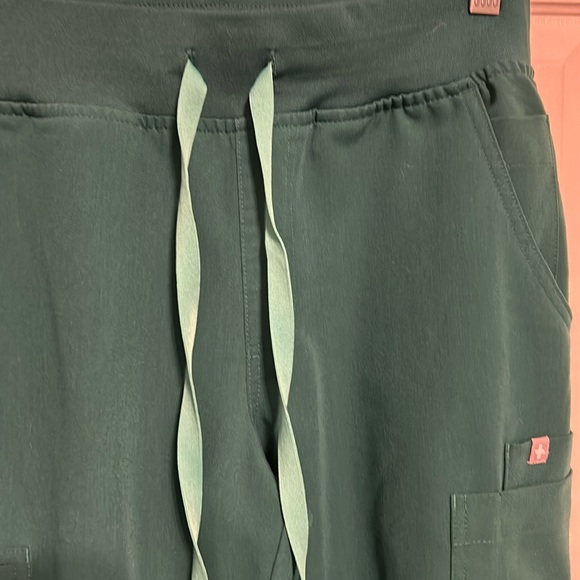 Figs Pants - Figs Technical Collection Scrub Pants Green Drawstring Style W23SW2018 Sz S